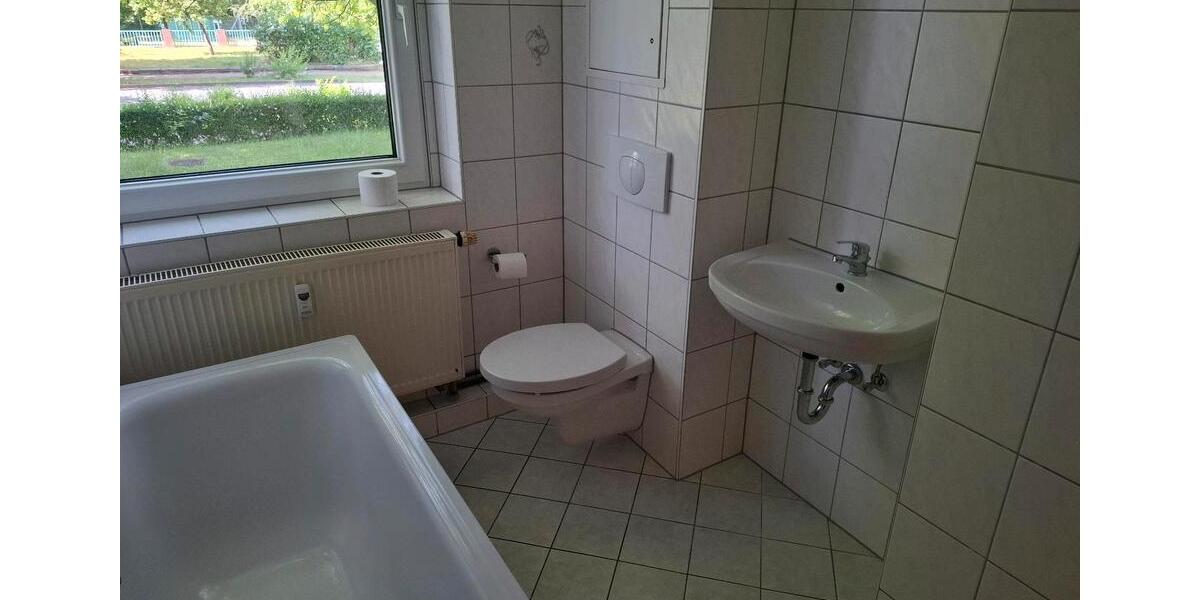Erdgeschoßwohnung Bitterfeld-Wolfen Wolfen - 2 Zimmer, 69 m&sup2;, 66.000&euro; | Angebot:27069414