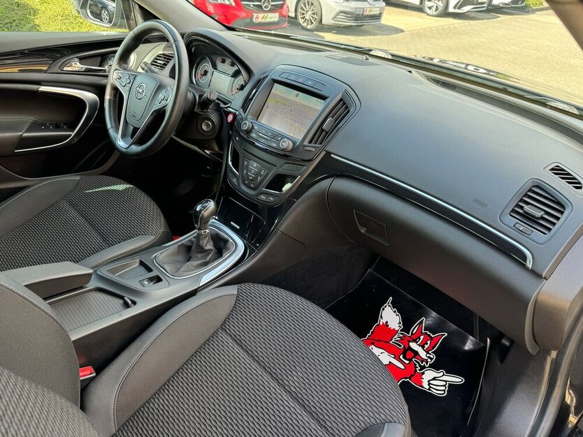 Opel Insignia 2.0 Sportstourer /Xenon/Navi/19´´ Alu 150.000 km 7.990 € Leipzig 04347
