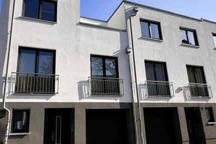 Möbliertes Reihenendhaus mit Garten (befristete Miete)