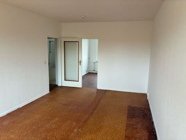 Wohnung zum Mieten in Halle (Saale) 306 € 50.86 m² 2 zimmer