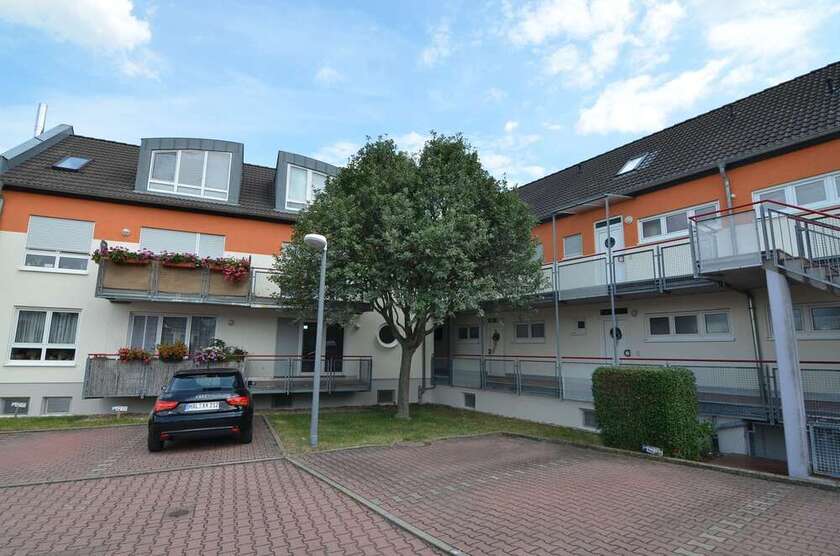 Wohnung zum Mieten in Teutschenthal 325 € 45.67 m²