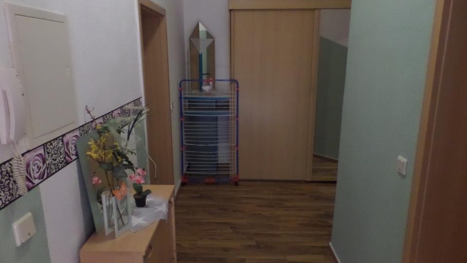 Etagenwohnung Halle (Saale) Büschdorf - 4 Zimmer, 100 m&sup2;, 700&euro; | Angebot:26587421