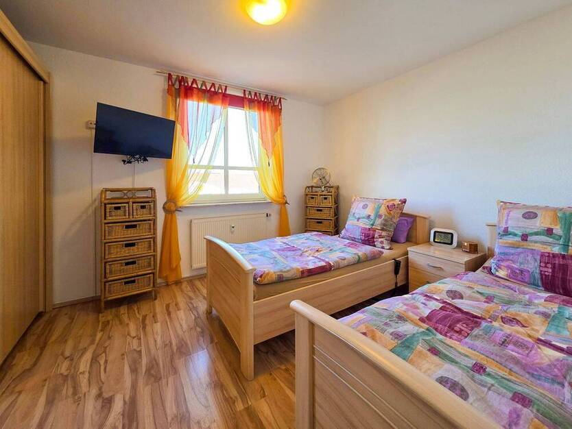 2 Zimmer | Voll möbliert + Küche | altersgerecht | Aufzug | Keller