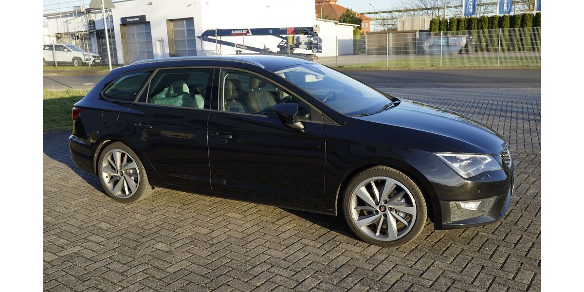 Seat Leon 195.300 km 7.779 &euro; Bitterfeld 06749