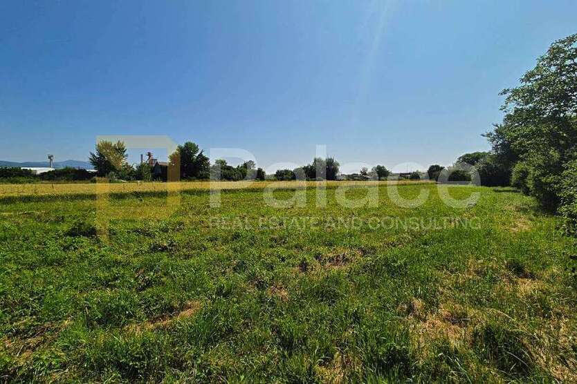 Grundstück zu verkaufen in Sveta Nedelja 885.000 € 5531 m²