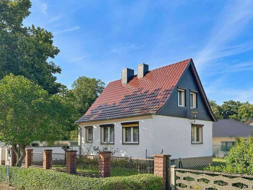 Haus zum Kaufen in Schkopau 149.000 € 94 m²