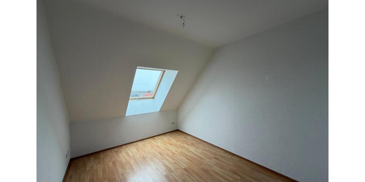Dachgeschoßwohnung Merseburg - 3 Zimmer, 62 m&sup2;, 530&euro; | Angebot:26629518