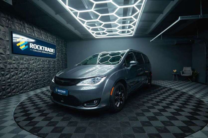 Chrysler Pacifica 85.115 km 27.990 € Leipzig 04178