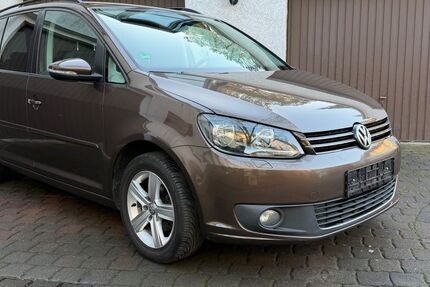 VW Touran 213.000 km 7.350 &euro; Bitterfeld-Wolfen 06808