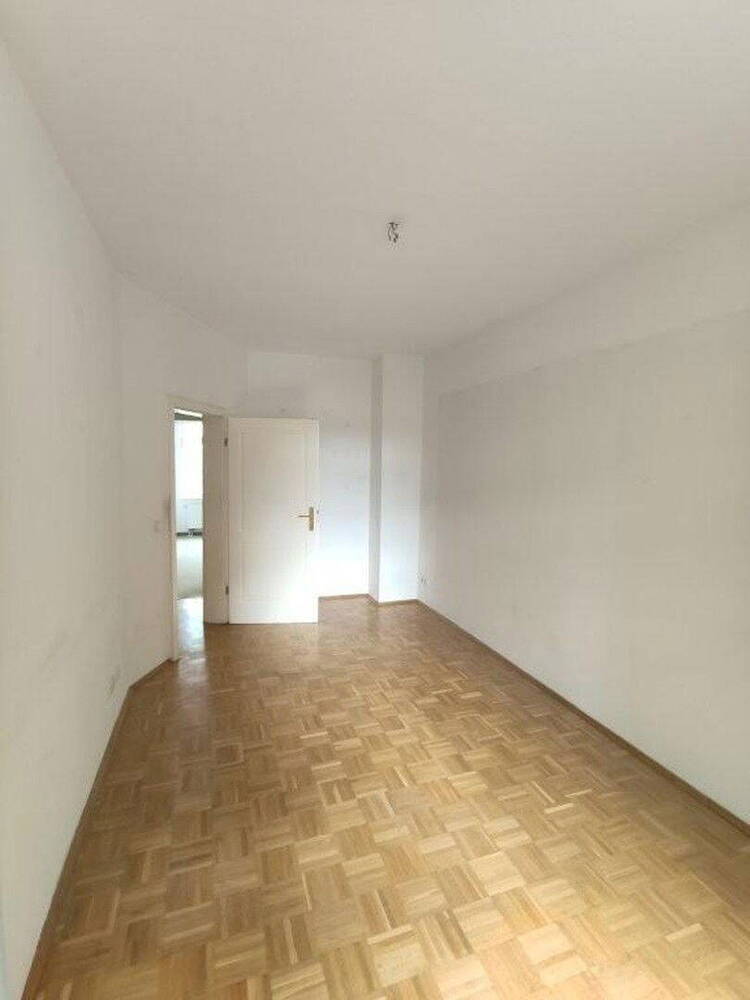 Fix & Fertig zum Neubezug ! 1,5 ZKB + schöner Balkon 51 qm frisch saniert sucht SIE!
