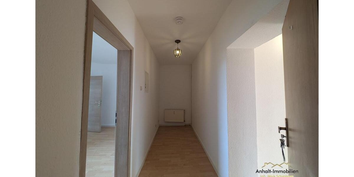 Etagenwohnung Bitterfeld-Wolfen Bitterfeld - 3 Zimmer, 84 m&sup2;, 480&euro; | Angebot:25547013