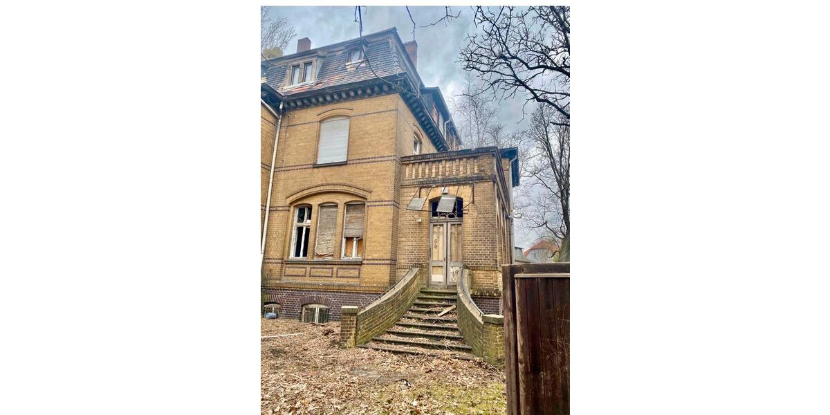 Villa Bitterfeld-Wolfen Wolfen - 16 Zimmer, 650 m&sup2;, 170.000&euro; | Angebot:27021221