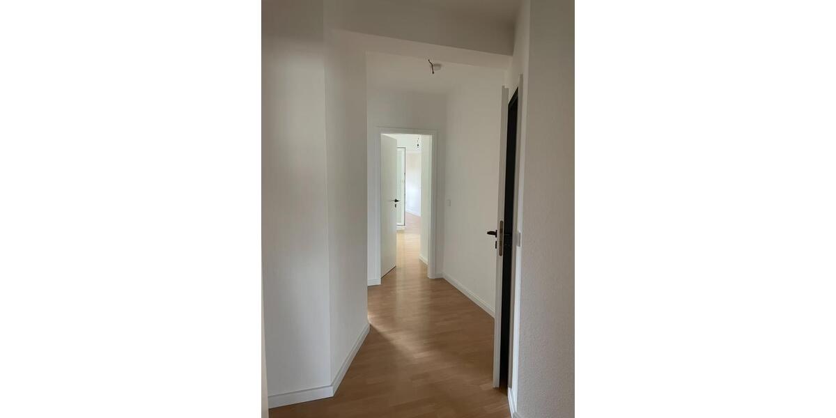 Dachgeschoßwohnung Halle (Saale) Damaschkestraße - 4 Zimmer, 93 m&sup2;, 625&euro; | Angebot:24536627