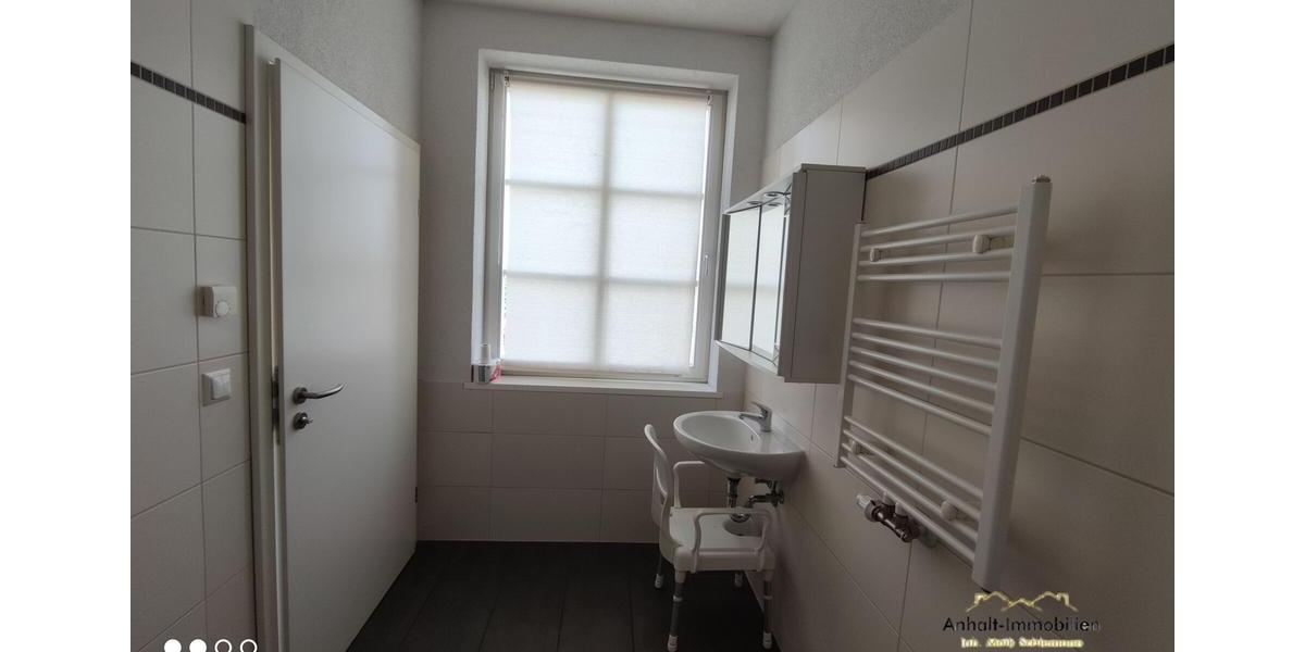 Erdgeschoßwohnung Bitterfeld-Wolfen Bitterfeld - 1 Zimmer, 30 m&sup2;, 240&euro; | Angebot:26564403
