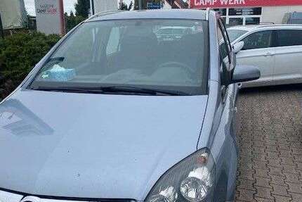 Opel Zafira 207.000 km 1.950 € Halle 06116