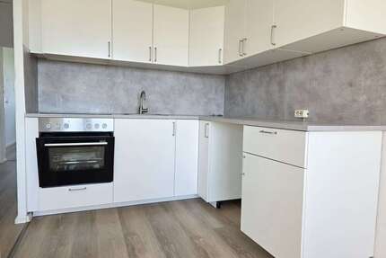 Wohnung zum Mieten in Halle 345 € 48.64 m²
