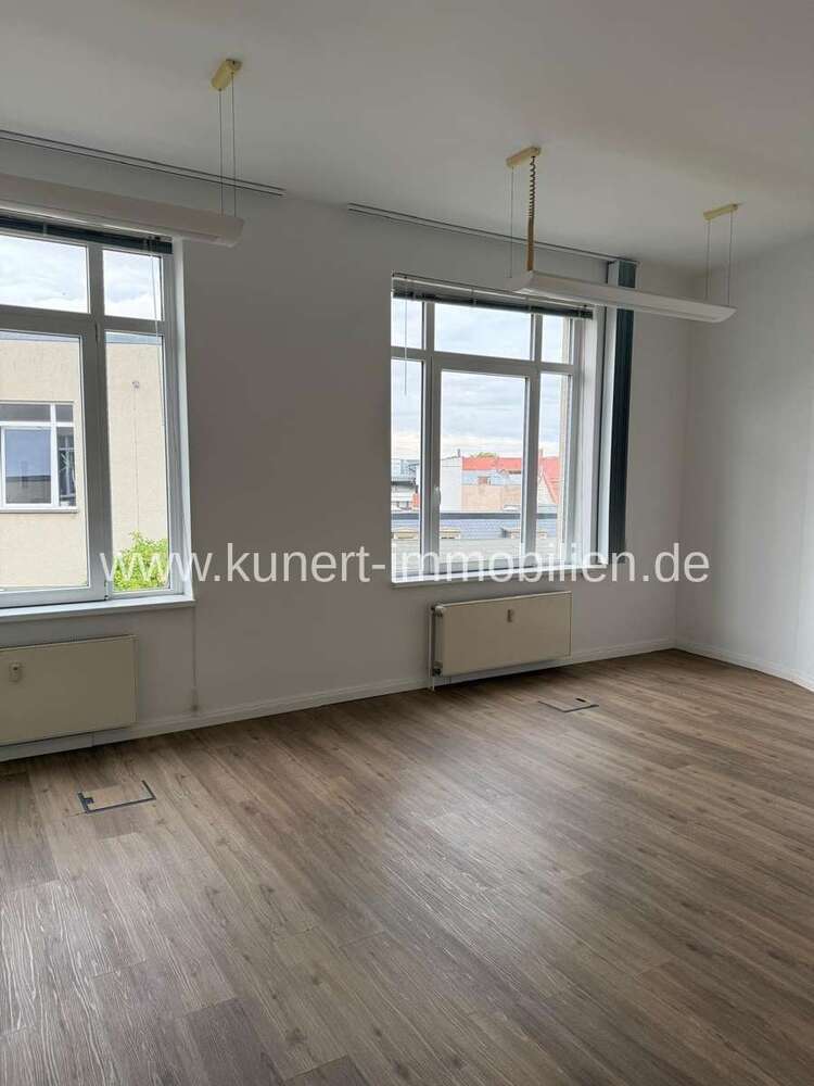 Büro in Halle (Saale) Mitte 1.283,10 € 156.58 m²