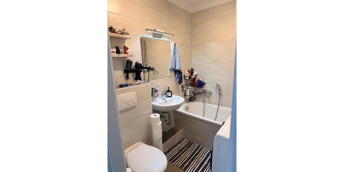 Dachgeschoßwohnung Schkeuditz - 3 Zimmer, 67 m&sup2;, 781&euro; | Angebot:25840919