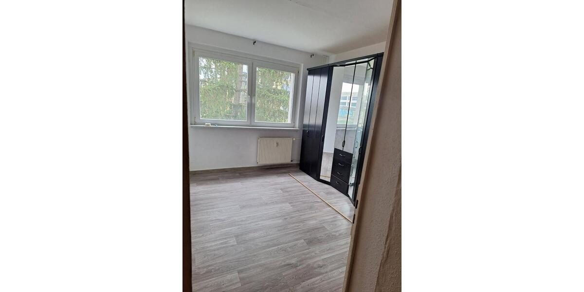 Etagenwohnung Halle (Saale) Silberhöhe - 4 Zimmer, 68 m&sup2;, 110.000&euro; | Angebot:25874261