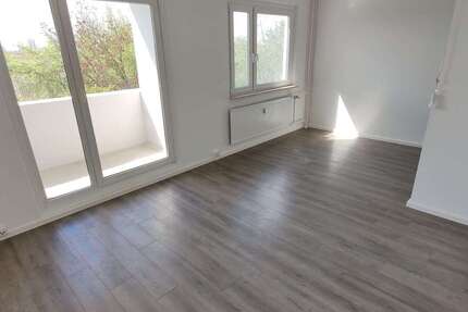 Wohnung Halle Ammendorf/Beesen - 6 Zimmer, 111 m&sup2;, 900&euro; | Angebot:27668267