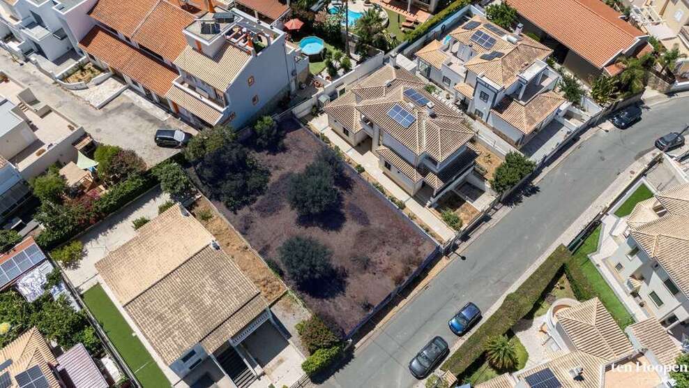 Grundstück zu verkaufen in Alvor 240.000 € 420 m²