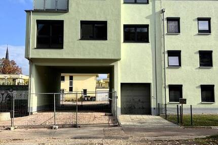 Exklusive Eigentumswohnung inkl. sehr hochwertiger Einbauküche und großem Balkon, optional Stellplatz 3 zimmer