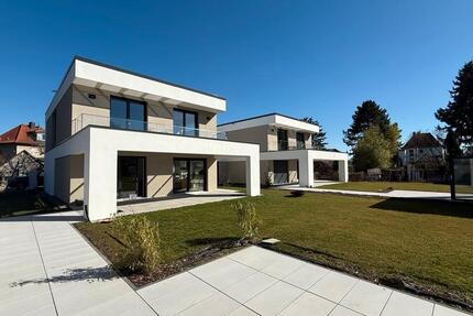 Großzügiges Wohnen im Architektenhaus Monarchenhügel