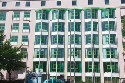 Haus zum Kaufen in Halle 8.580.000 € 8205 m² 100 zimmer