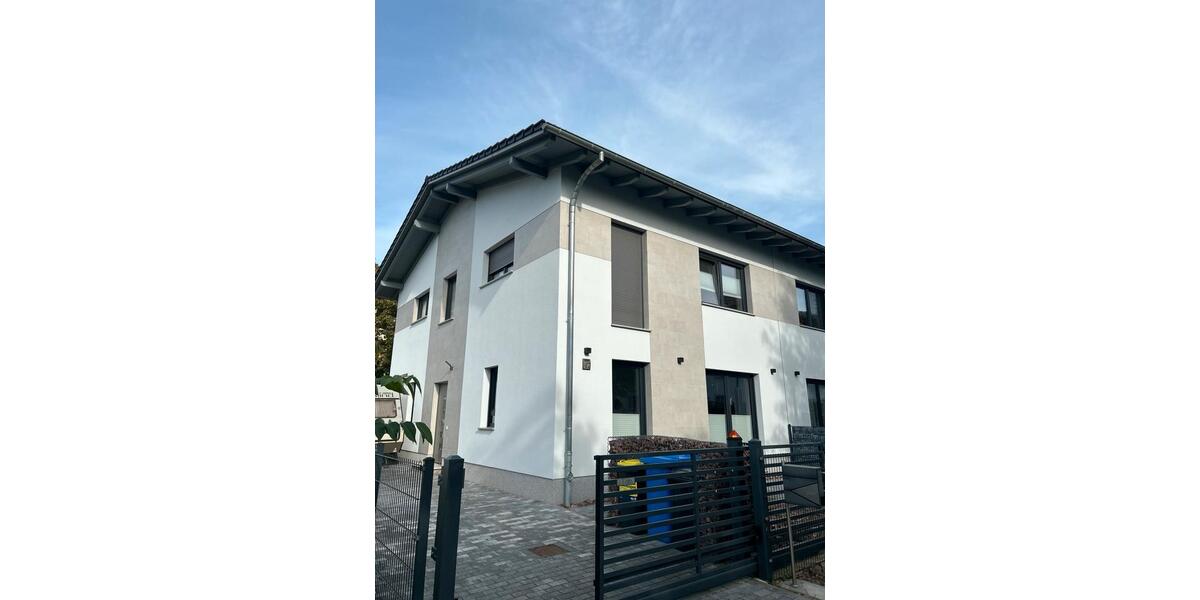 Doppelhaushälfte Merseburg - 4 Zimmer, 135 m&sup2;, 1.400&euro; | Angebot:27623877