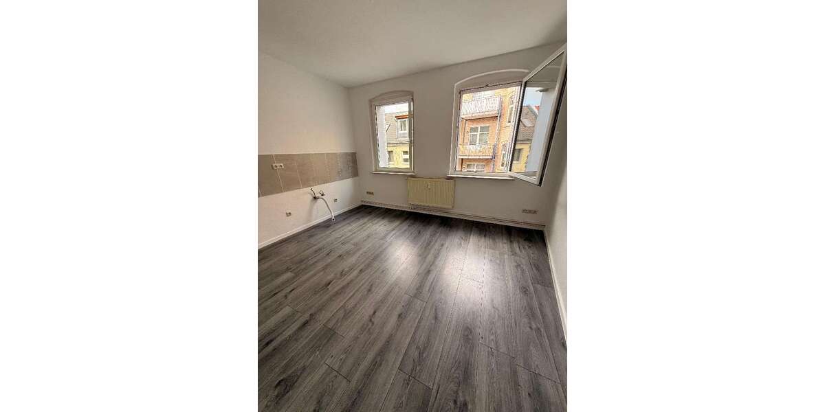 Etagenwohnung Halle Am Wasserturm/Thaerviertel - 2 Zimmer, 38 m&sup2;, 380&euro; | Angebot:24386486
