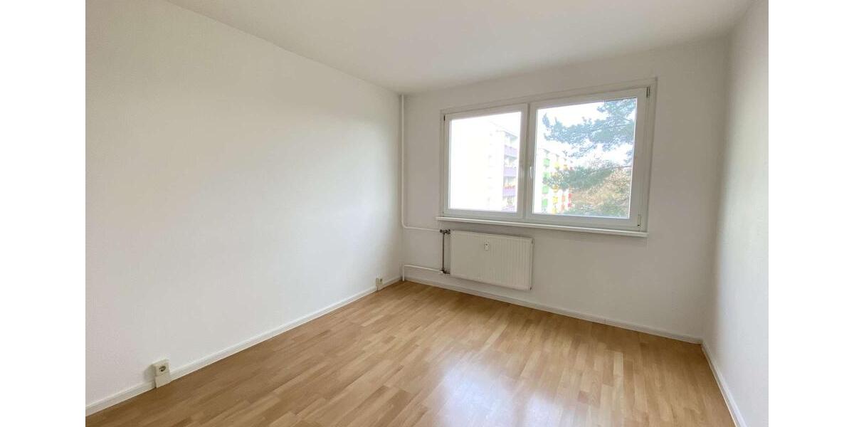 Etagenwohnung Halle (Saale) Halle-Neustadt - 3 Zimmer, 57 m&sup2;, 339&euro; | Angebot:25990019