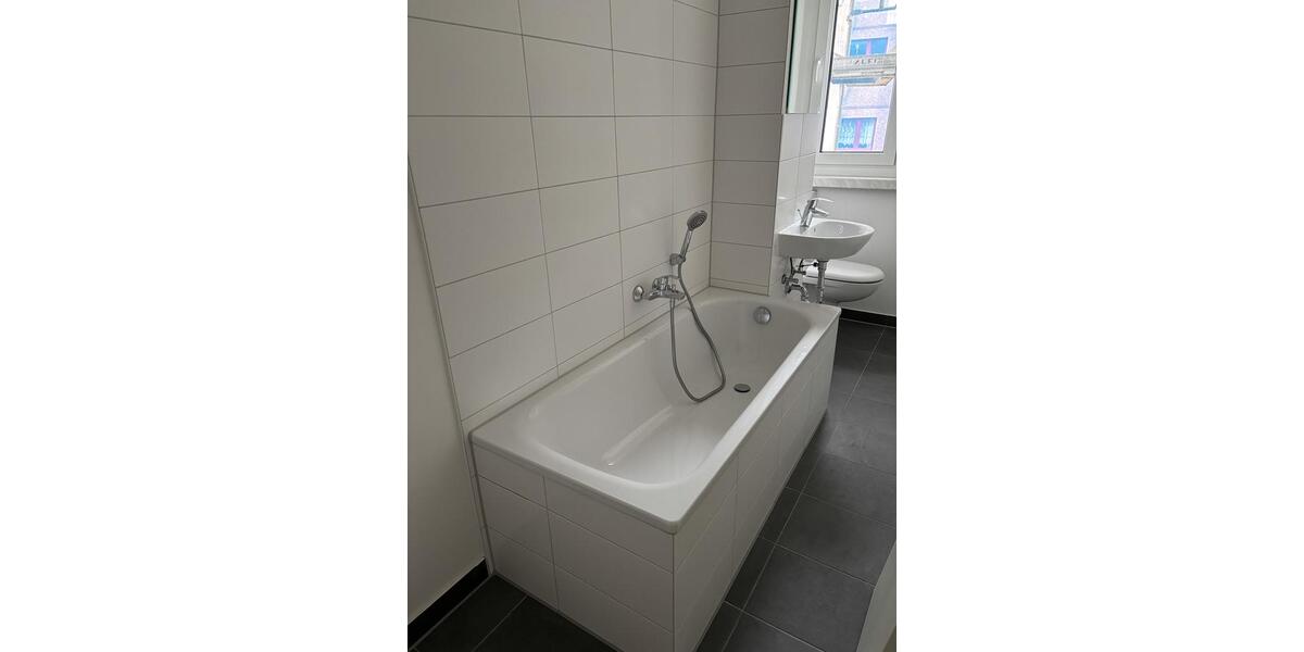 Etagenwohnung Halle (Saale) Damaschkestraße - 2 Zimmer, 72 m&sup2;, 572&euro; | Angebot:25484092