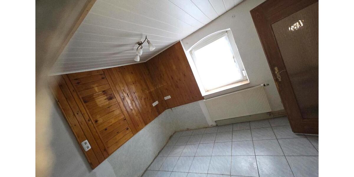 Doppelhaushälfte Bad Lauchstädt - 4 Zimmer, 75 m&sup2;, 75.000&euro; | Angebot:27107780