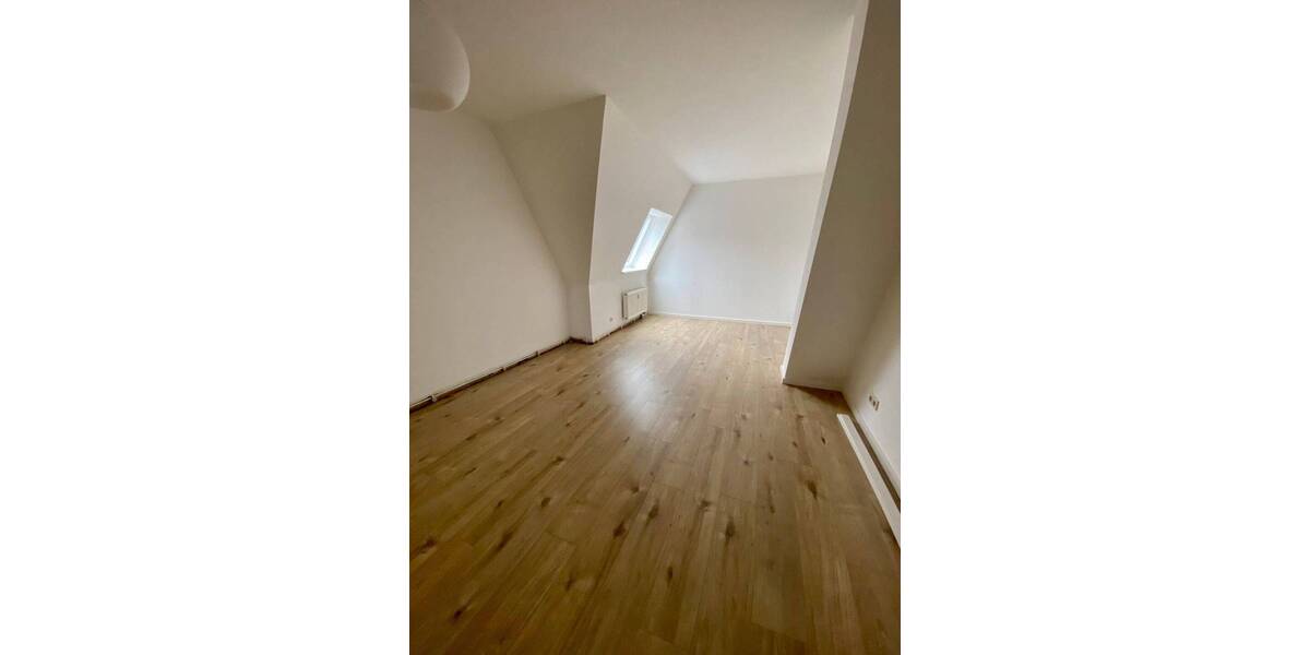 Etagenwohnung Halle (Saale) Lutherplatz - 3 Zimmer, 85 m&sup2;, 700&euro; | Angebot:26778603