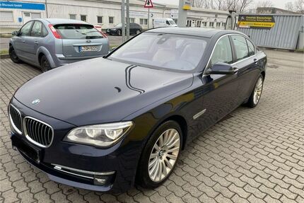 BMW 730