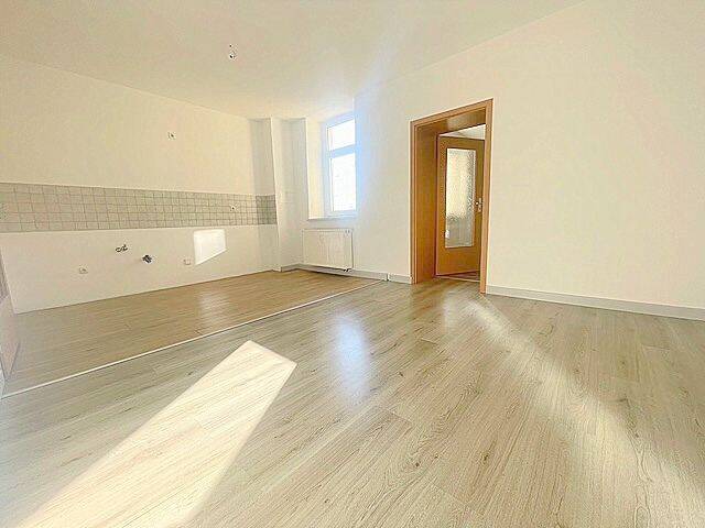 Etagenwohnung Lützen - 4 Zimmer, 110 m&sup2;, 850&euro; | Angebot:25689033