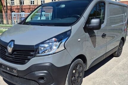 Renault Trafic 210.106 km 7.735 &euro; Bitterfeld 06749