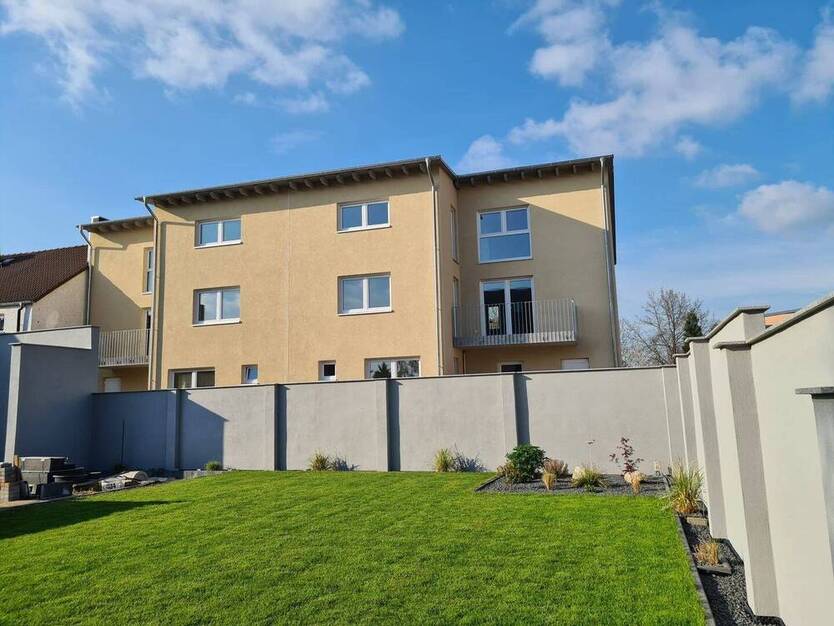 Einziehen und Wohlfühlen! Haushälfte mit Fußbodenheizung, Garage und Garten zu verkaufen! 4 zimmer