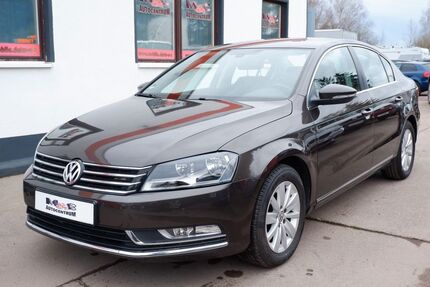 VW Passat 123.889 km 8.990 € Halle 06116