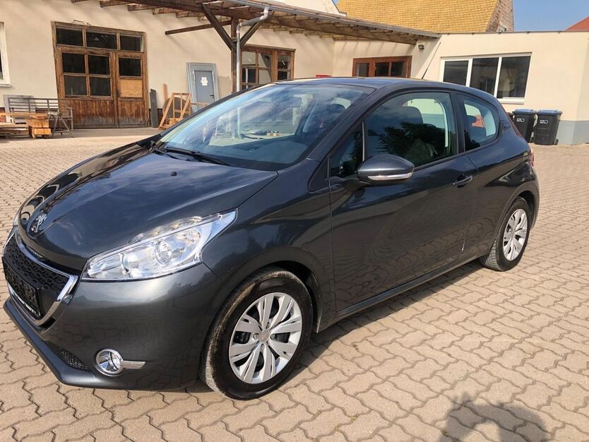 Peugeot 208 68.414 km 4.990 € Glauzig 06369