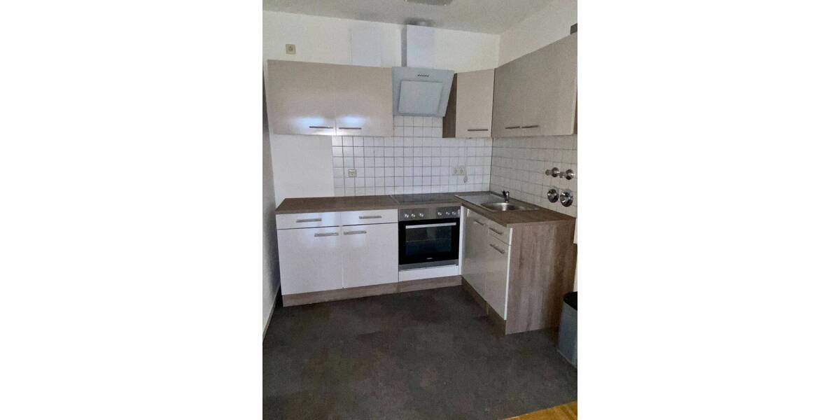 Etagenwohnung Halle (Saale) Lutherplatz - 3 Zimmer, 85 m&sup2;, 700&euro; | Angebot:26778603