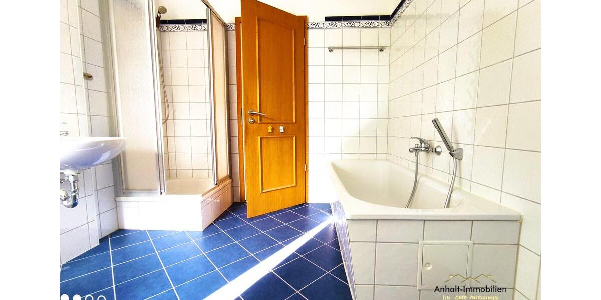 Dachgeschoßwohnung Bitterfeld-Wolfen Bitterfeld - 3 Zimmer, 119 m&sup2;, 650&euro; | Angebot:23047884