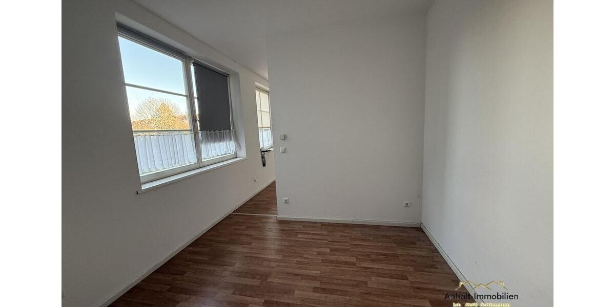 Erdgeschoßwohnung Bitterfeld-Wolfen Bitterfeld - 1 Zimmer, 30 m&sup2;, 240&euro; | Angebot:26564403