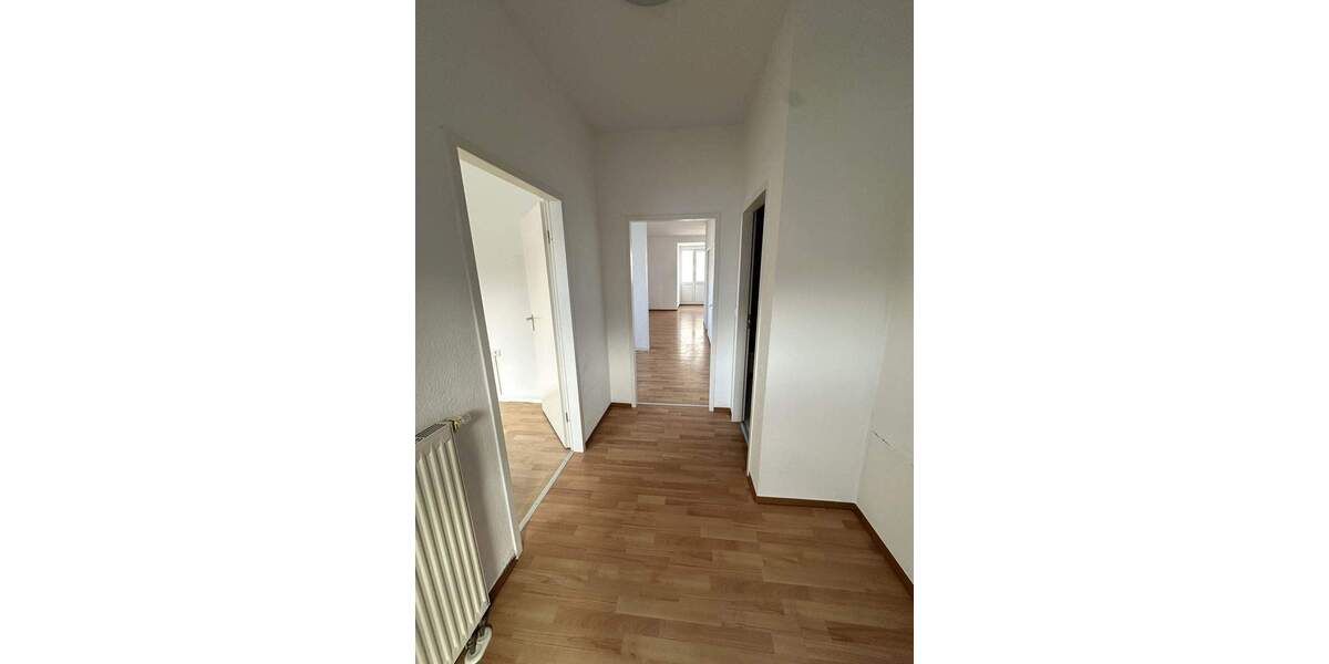Etagenwohnung Bitterfeld-Wolfen Bitterfeld - 2 Zimmer, 69 m&sup2;, 450&euro; | Angebot:26016538