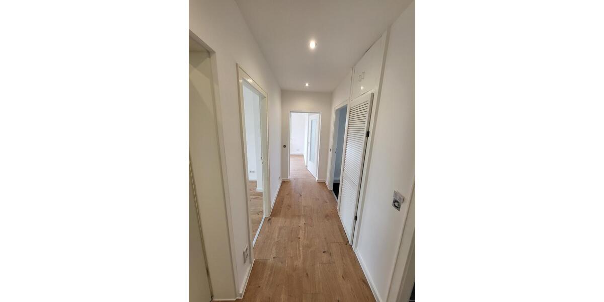 Etagenwohnung Bitterfeld-Wolfen Bitterfeld - 5 Zimmer, 117 m&sup2;, 877&euro; | Angebot:26445689