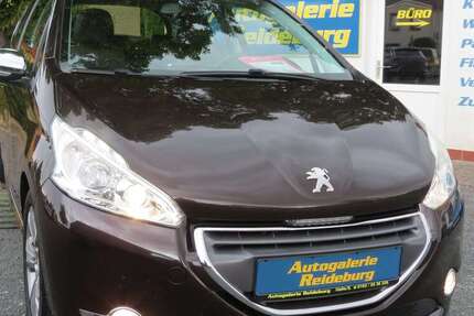 Peugeot 208 129.000 km 6.440 € Halle 06116