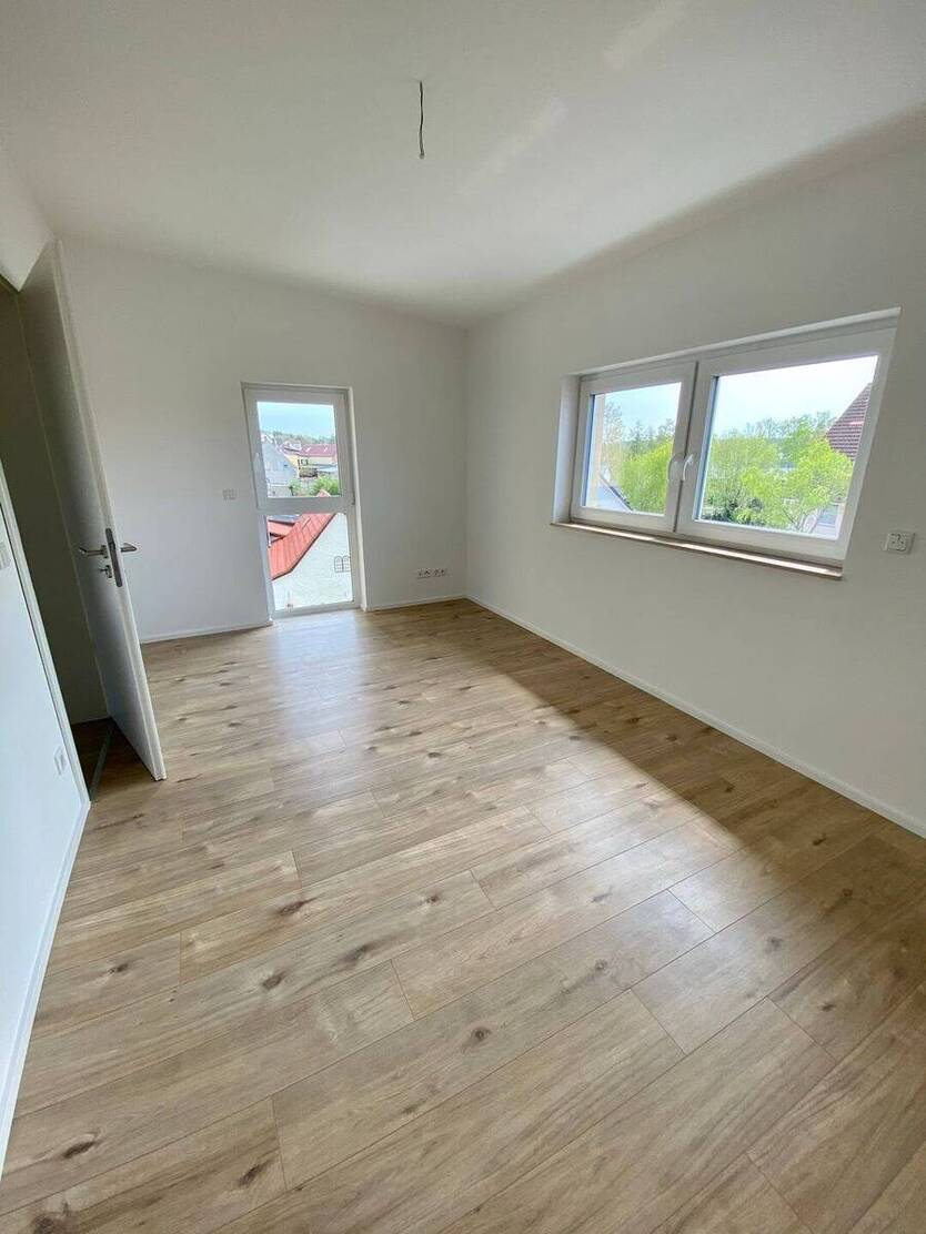 Einziehen und Wohlfühlen! Haushälfte mit Fußbodenheizung, Garage und Garten zu verkaufen! 4 zimmer