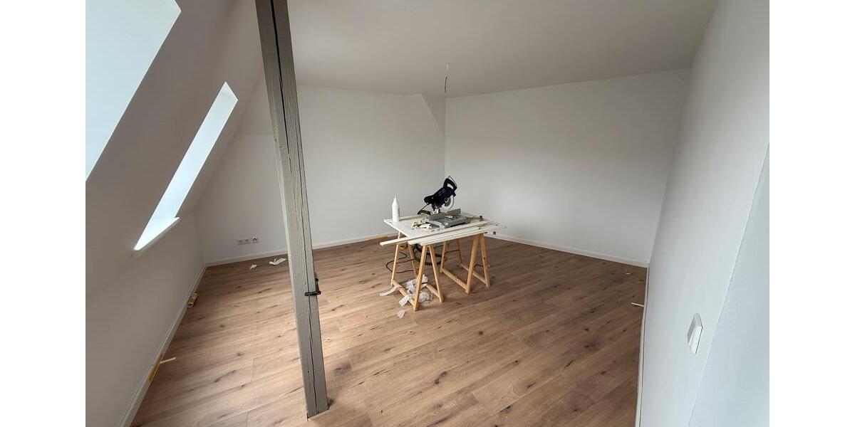 Dachgeschoßwohnung Halle (Saale) Am Wasserturm/Thaerviertel - 5 Zimmer, 160 m&sup2;, 430.000&euro; | Angebot:26308985