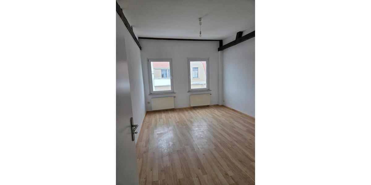 Dachgeschoßwohnung Halle (Saale) - 2 Zimmer, 79 m&sup2;, 109.000&euro; | Angebot:24803647