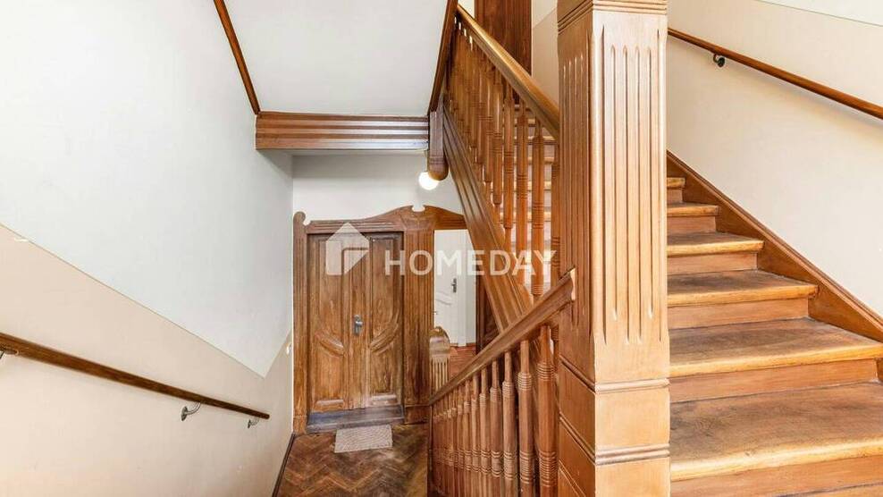 Gemütliche 2-Zimmer-Wohnung mit eigener Terrasse und Abstellkammer im sanierten Denkmalhaus